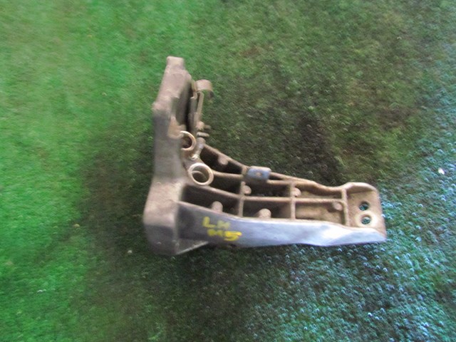 2000 BMW M5 E39 LH Driver Engine Mount Ear Bracket