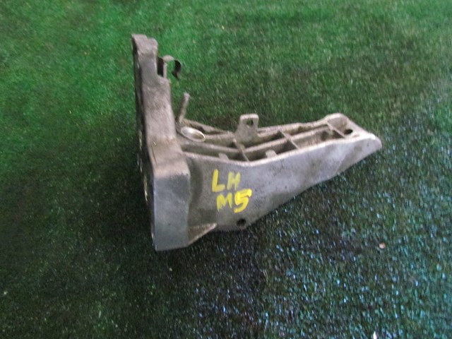 2000 BMW M5 E39 LH Driver Engine Mount Ear Bracket