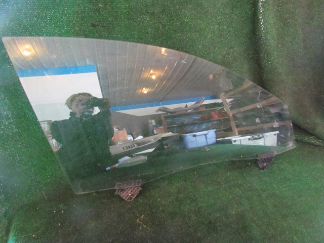 2008 Audi A8L Front RH Passenger Door Glass