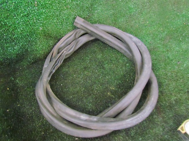 2008 Audi A8L Front Hood Seal