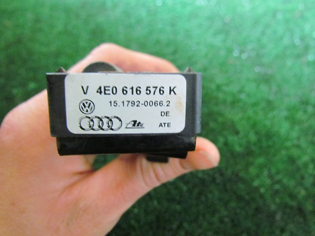 2008 Audi A8L Front RH Air Shock Acceleration Sensor 