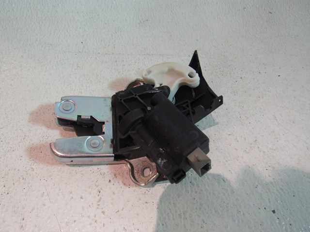 2008 Audi A8L Trunk Latch 4F5 827 505
