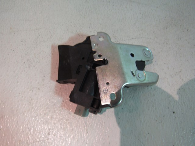 2008 Audi A8L Trunk Latch 4F5 827 505