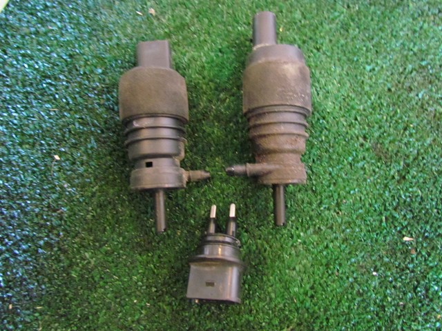 2008 Audi A8 Windshield Washer Pumps With Fluid Level Sensor Set of 2 OEM