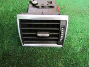 2008 Audi A8L Front Center RH Pass Dash Vent 4E0 820 952 