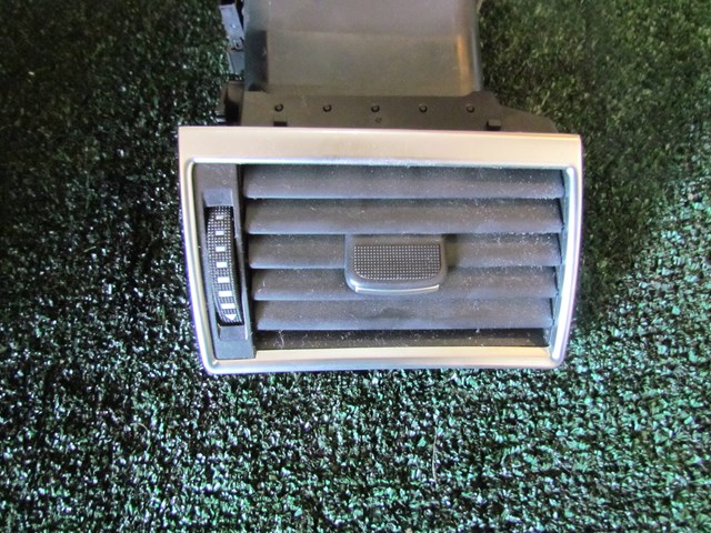 2008 Audi A8L RH Passenger Dash End Vent 4E0 802 902
