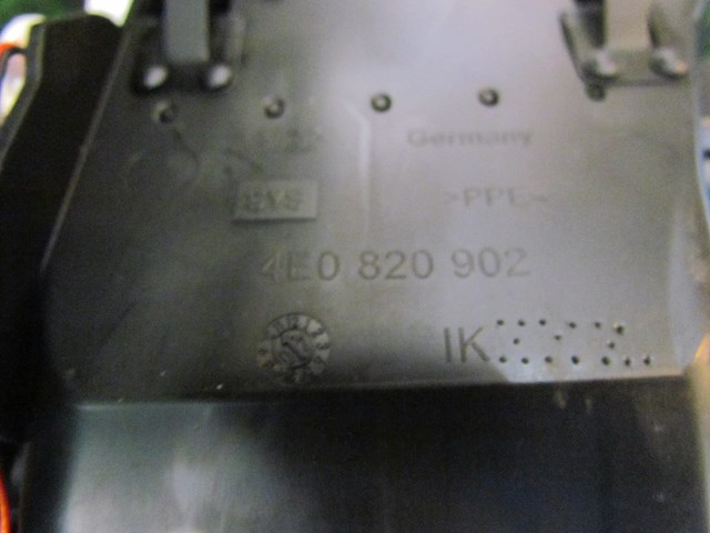 2008 Audi A8L RH Passenger Dash End Vent 4E0 802 902