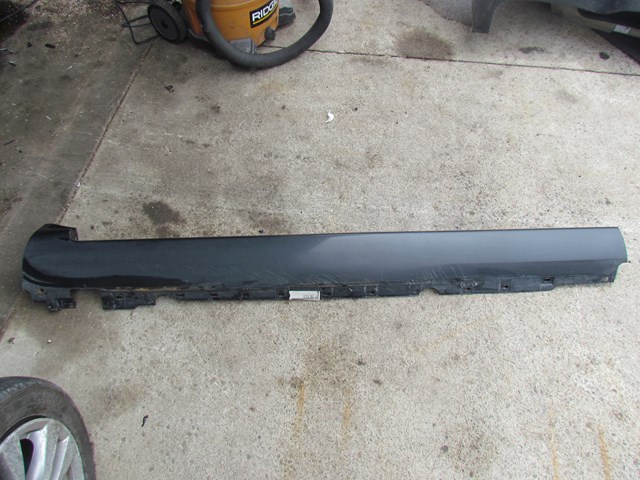 2008 Audi A8L D3 LH Driver Side Skirt 