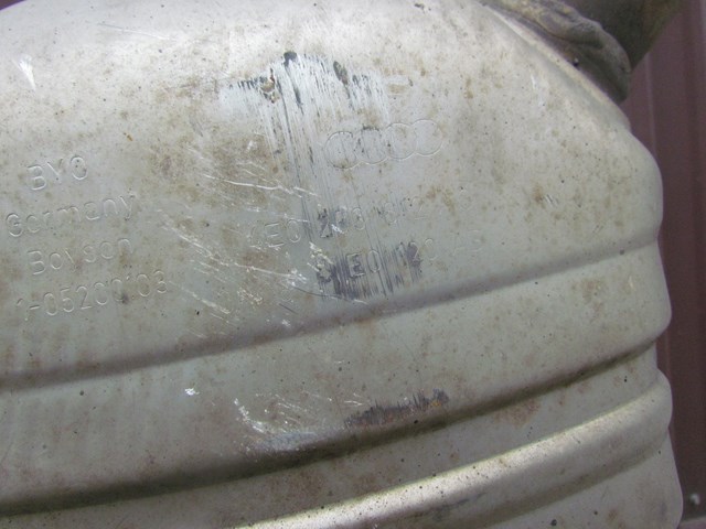 2008 Audi A8L D3 Exhaust Assembly Resonator & Mufflers