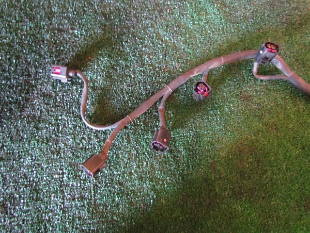 2008 Audi A8L D3 RH Passenger Fuel Injector Harness 079971627B