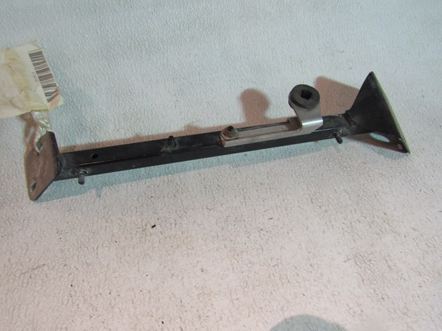 2008 Audi A8L D3 Front LH Driver Side Brace