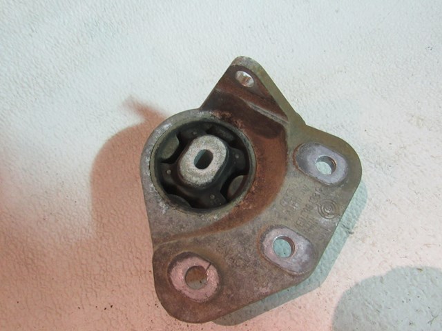 2008 Audi A8L D3 Differential Mount 4E0 599 133 C