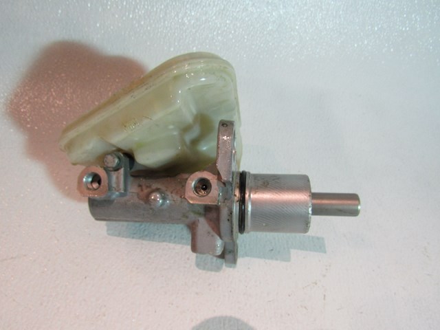 04 05 06 07 08  Audi A8L D3 Brake Master Cylinder w/Brake Fluid Reservoir