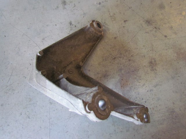 2008 Audi A8L D3 LH Driver Engine Mount Bracket 4E0 199 308 BC