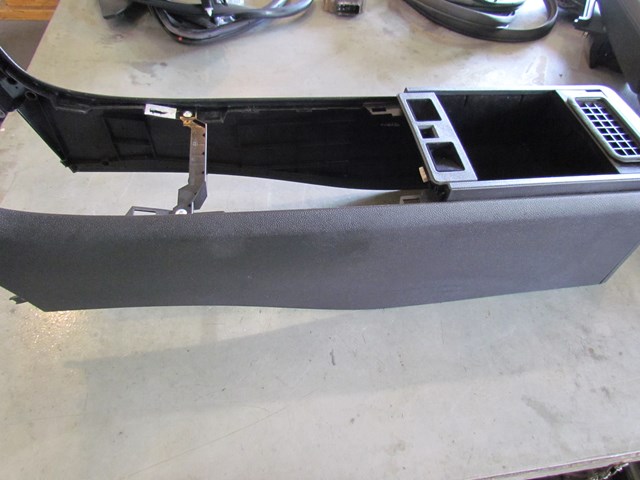 2009 Infiniti G37 Sedan Center Console Lower Portion