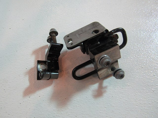 2009 Infiniti G37 Sedan Rear RH Passenger Door Hinges