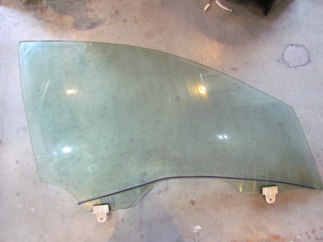 2009 Infiniti G37 Sedan Front RH Passenger Door Glass