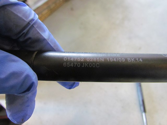 2009 Infiniti G37 Sedan Hood Strut Set of 2 65470 JK00C