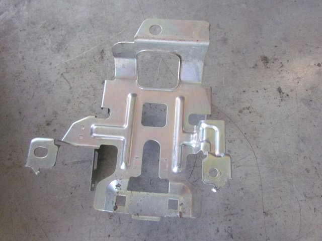 2009 Infiniti G37 Sedan IPDM Fuse Box Bracket