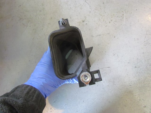 2009 Infiniti G37 Sedan RH Passenger Air Duct