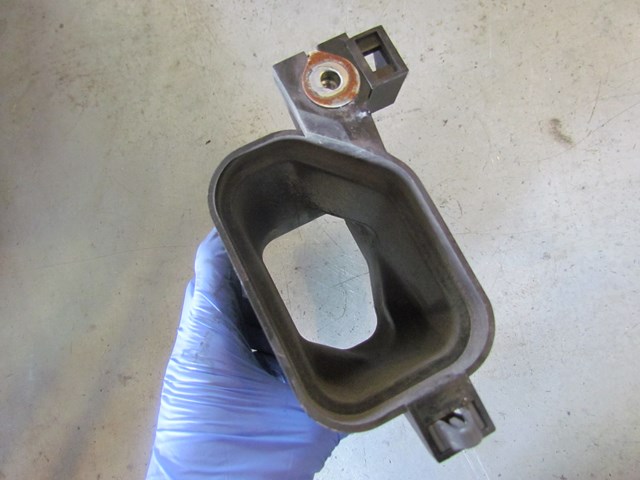 2009 Infiniti G37 Sedan LH Driver Air Duct