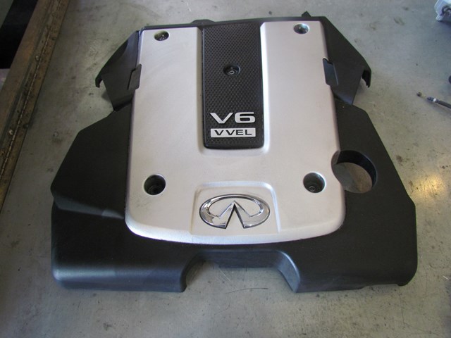 2009 Infiniti G37x Sedan Engine Cover