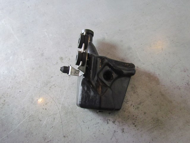 2009 Infiniti G37x Sedan LH Driver Resonator