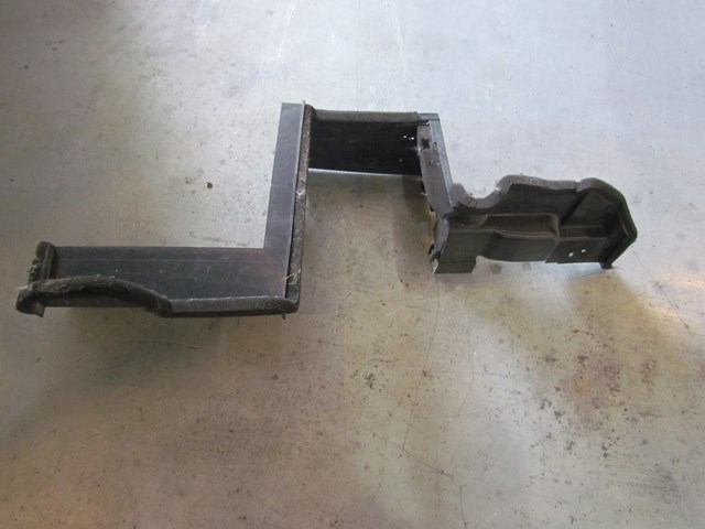 2009 Infiniti G37x Sedan LH Driver Radiator Air Duct