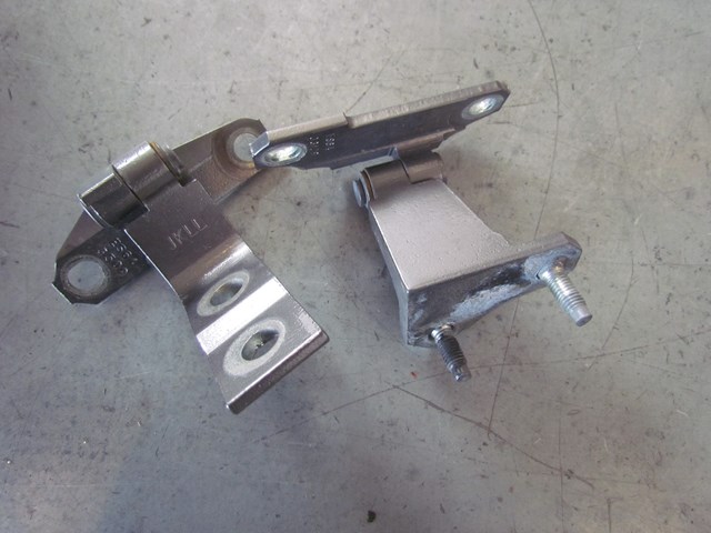 2009 Infiniti G37x Sedan Rear LH Driver Door Hinges