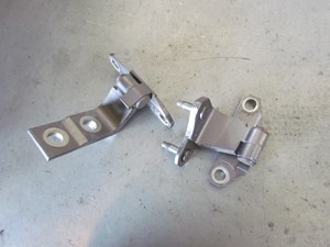 2009 Infiniti G37x Sedan Rear RH Passenger Door Hinges