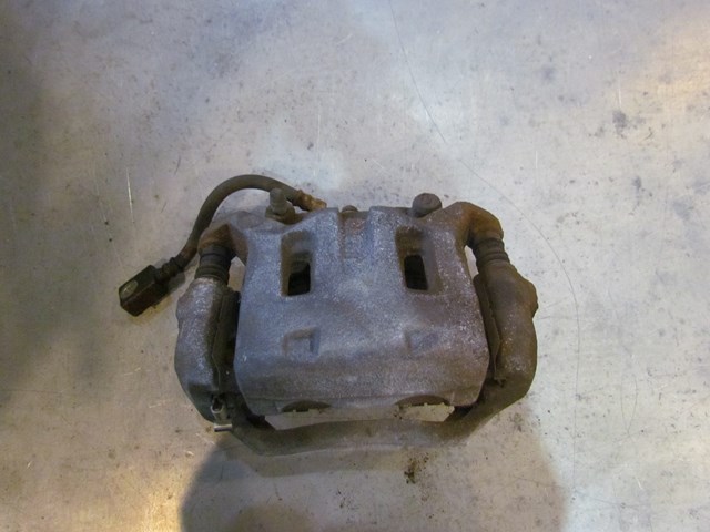 2009 Infiniti G37x Sedan Front RH Passenger Caliper