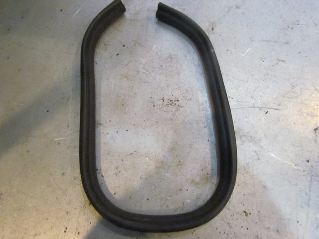 2009 Infiniti G37x Sedan Trunk Pass Through Seal