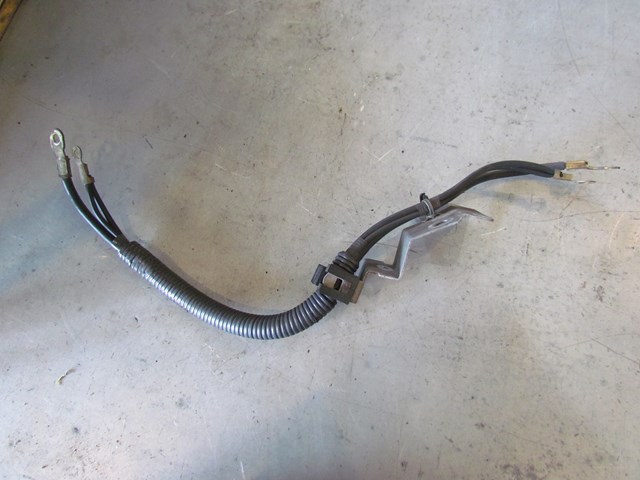 2009 Infiniti G37x Sedan Battery Cable