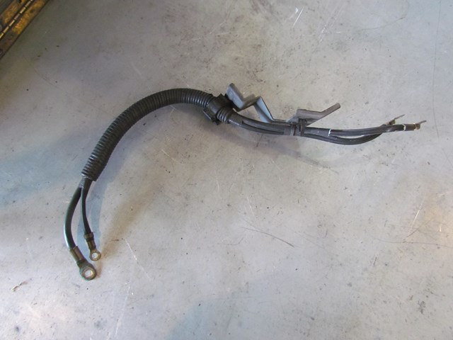 2009 Infiniti G37x Sedan Battery Cable