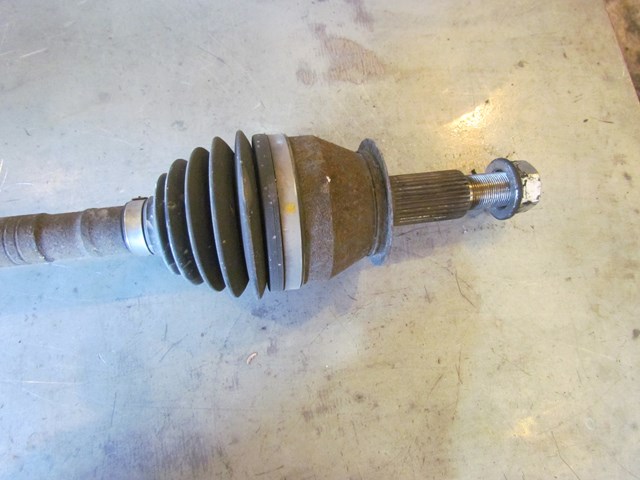 2009 Infiniti G37x Sedan Rear RH Passenger Axle
