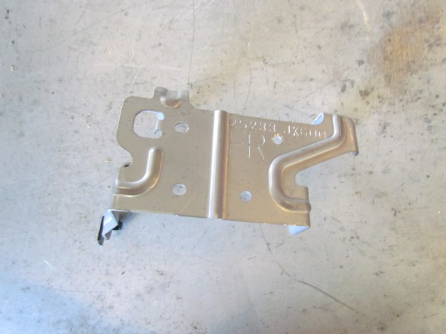 2009 Infiniti G37x Sedan Communication Control Bracket