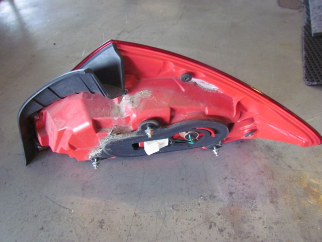 2009 Infiniti G37x Sedan LH Driver Quarter Mounted Tail Light