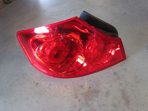 2009 Infiniti G37x Sedan LH Driver Quarter Mounted Tail Light