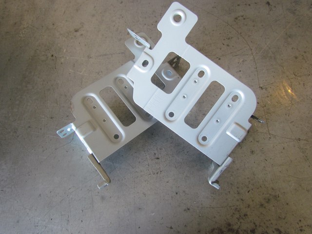 2009 Infiniti G37 Coupe Radio Brackets Set