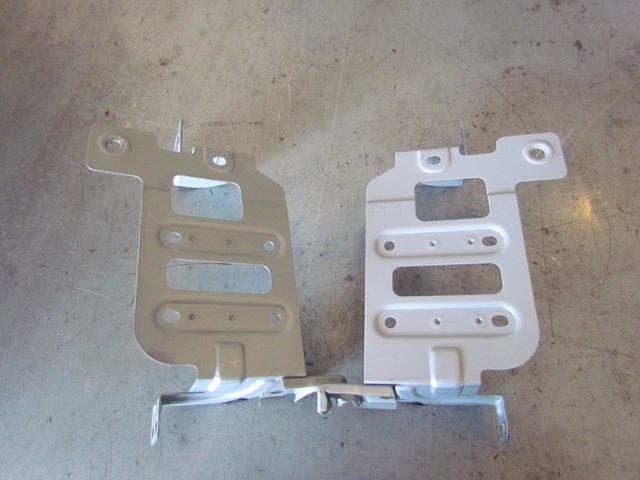 2009 Infiniti G37 Coupe Radio Brackets Set