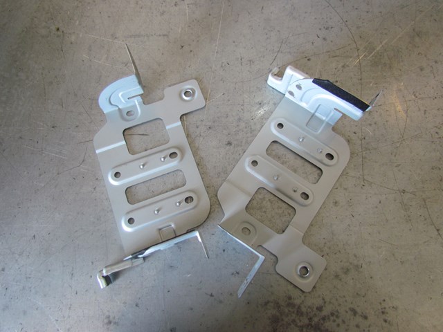 2009 Infiniti G37 Coupe Radio Brackets Set
