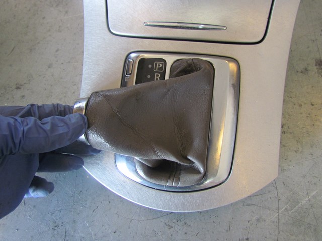 2009 Infiniti G37 Coupe Shifter Trim & Ashtray-Wheat Boot