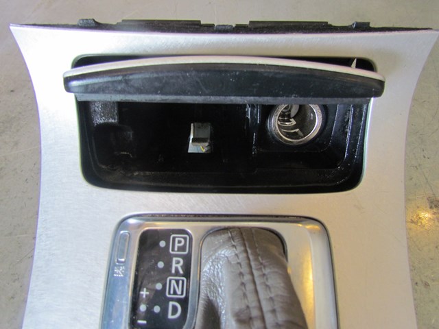 2009 Infiniti G37 Coupe Shifter Trim & Ashtray-Wheat Boot