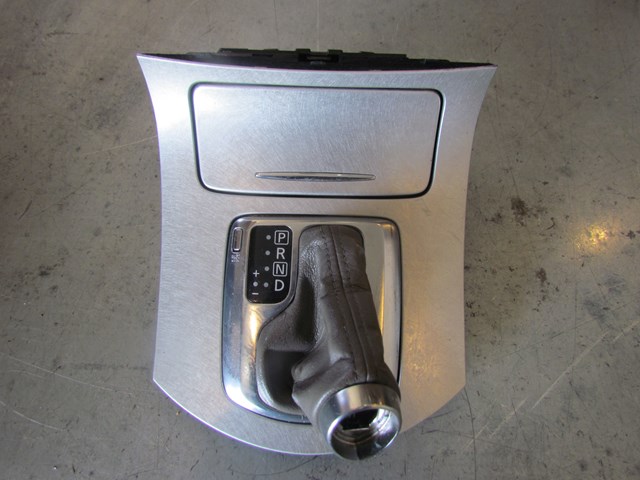 2009 Infiniti G37 Coupe Shifter Trim & Ashtray-Wheat Boot