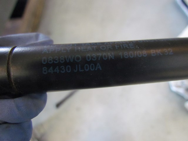 2009 Infiniti G37 Coupe Trunk Struts 84430 JL00A