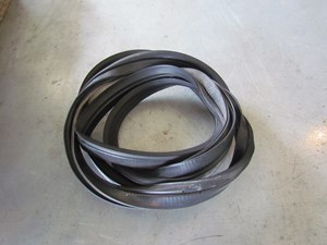 2009 Infiniti G37 Coupe Trunk Body Seal