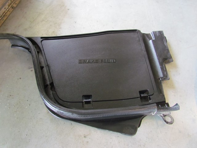 2009 Infiniti G37 Coupe LH Brake Fluid Cover & Surround 