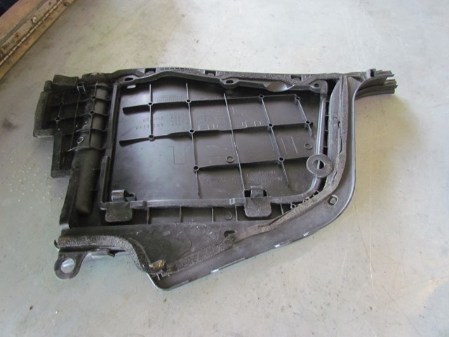 2009 Infiniti G37 Coupe LH Brake Fluid Cover & Surround 