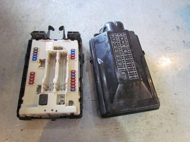 2009 Infiniti G37 Coupe IPDM Fuse Box 284B7JK00A