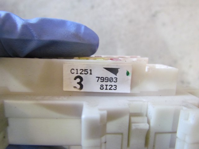 2009 Infiniti G37 Coupe Interior Fuse Box 